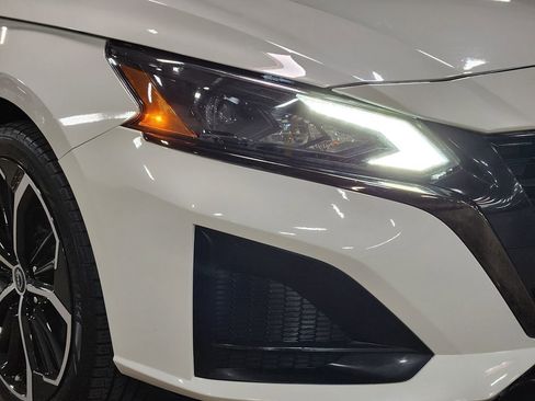 Used 2023 Nissan Altima 2.5 SR AWD/4WD image 13