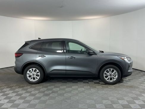 Used 2025 Ford Escape Active w/ Active Premium Tech Pack image 4