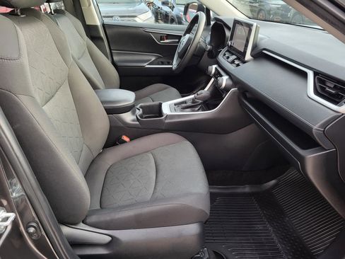 Used 2023 Toyota RAV4 XLE FWD image 9