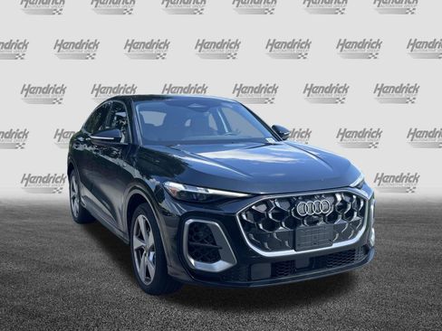 Used 2025 Audi Q5 Prestige w/ 20" Wheel Package AWD/4WD image 2