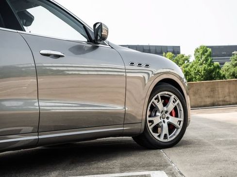 Used 2017 Maserati Levante S AWD/4WD image 30