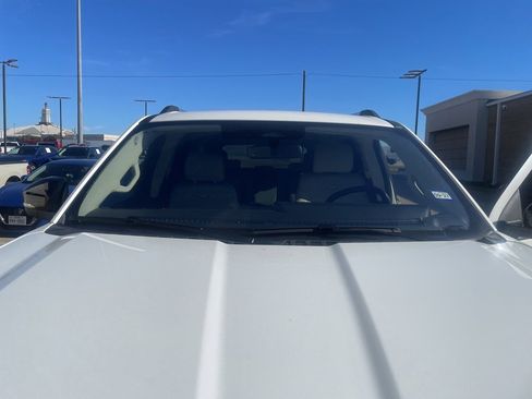 Used 2025 Ford Expedition Platinum w/ Driver's Package image 5