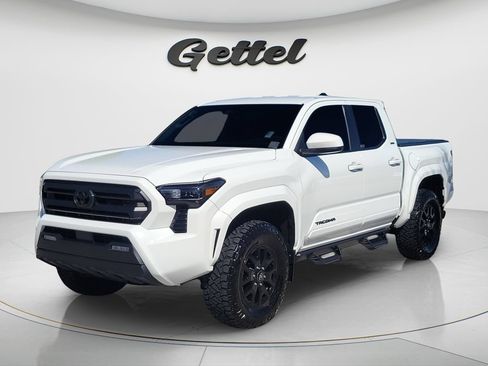 Certified 2024 Toyota Tacoma SR5 AWD/4WD image 1