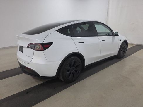 Used 2024 Tesla Model Y Long Range AWD/4WD image 5