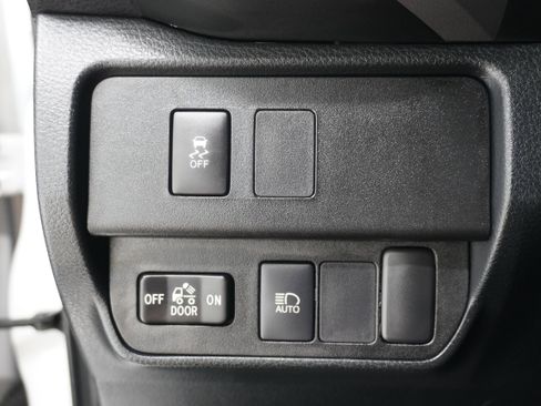 Used 2021 Toyota Tacoma SR5 w/ SR5 Appearance Package (SM) RWD image 21