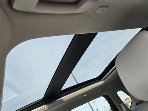 Used 2023 Nissan Rogue SL image 18