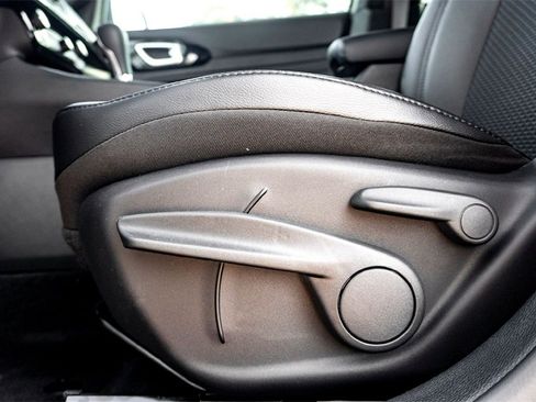 New 2026 Jeep Compass Latitude image 8