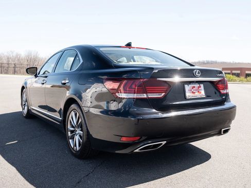 Used 2016 Lexus LS 460 AWD w/ Comfort Package image 4