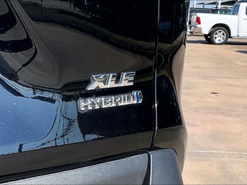Used 2024 Toyota RAV4 XLE image 10