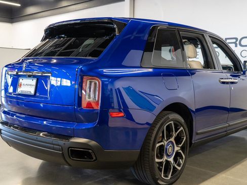 Used 2021 Rolls-Royce Cullinan Black Badge image 27