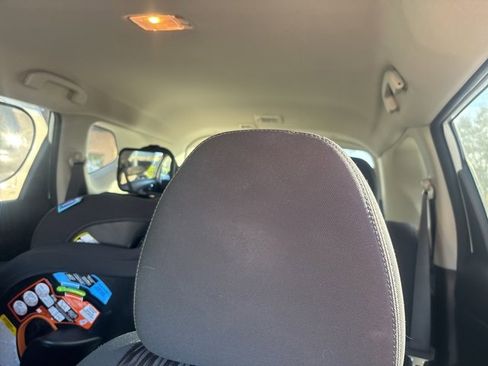 Used 2018 Nissan Rogue SV image 9