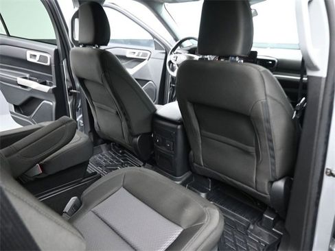 Used 2023 Ford Explorer XLT image 27