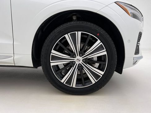 Used 2023 Volvo XC60 B5 Ultimate w/ Climate Package image 32