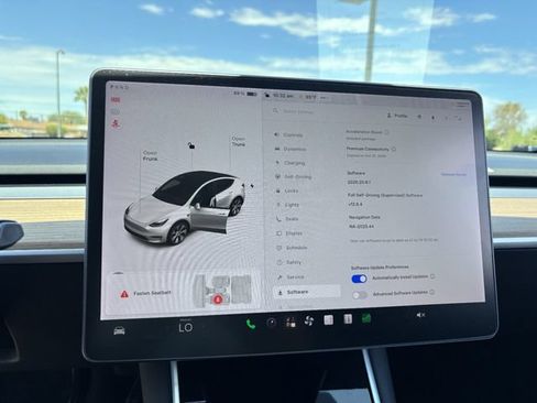 Used 2021 Tesla Model Y Long Range AWD/4WD image 31