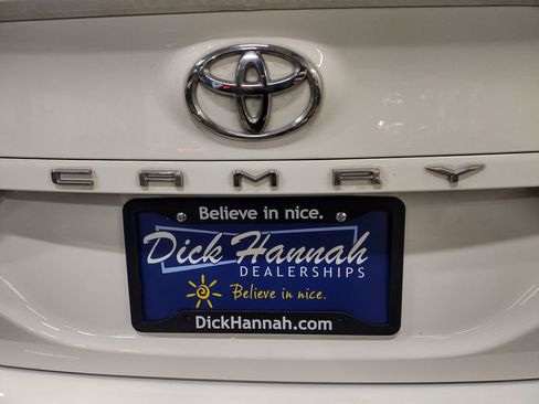 Used 2018 Toyota Camry L image 16