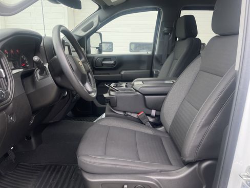 Used 2025 Chevrolet Silverado 2500 Custom w/ Custom Value Package image 24