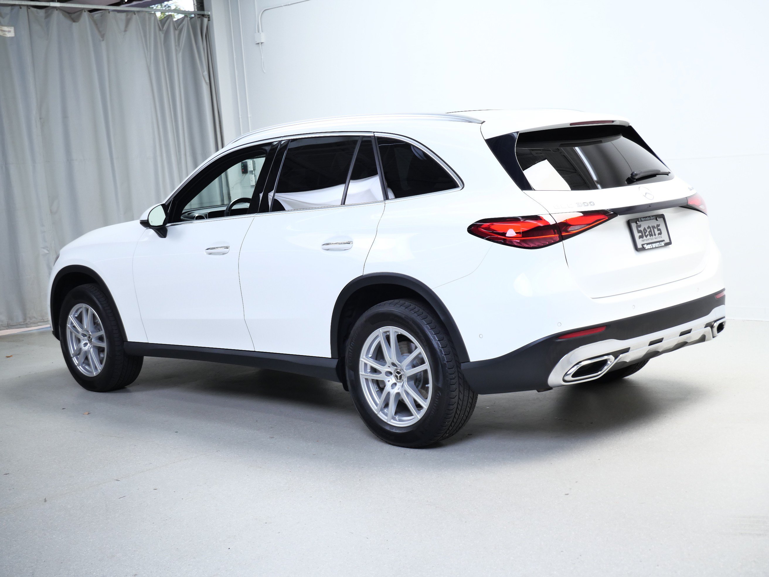 Used 2023 Mercedes-Benz GLC 300 4MATIC image 11