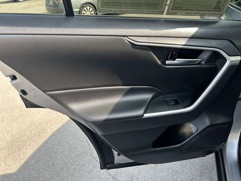 Used 2022 Toyota RAV4 XLE FWD image 21