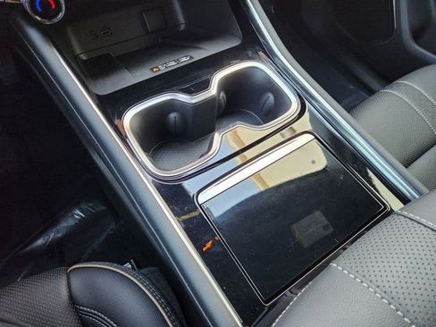 Used 2025 Chevrolet Traverse High Country image 23