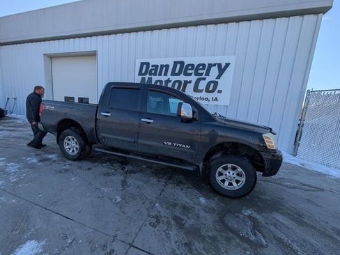 Used 2006 Nissan Titan LE w/ (R02) LE Off-Road Pkg image 18