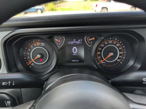 Used 2024 Jeep Gladiator Sport AWD/4WD image 17