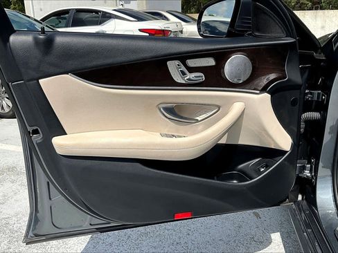 Used 2019 Mercedes-Benz E 300 image 20