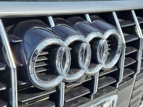 Used 2022 Audi Q3 2.0T Premium Plus image 3