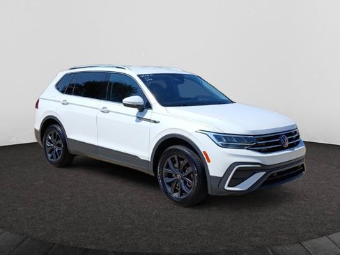 Used 2024 Volkswagen Tiguan SE AWD/4WD image 1