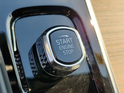 Certified 2023 Volvo XC60 T8 Plus w/ Climate Package image 22