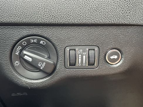 Used 2018 Dodge Charger R/T w/ Beats Audio Group image 27