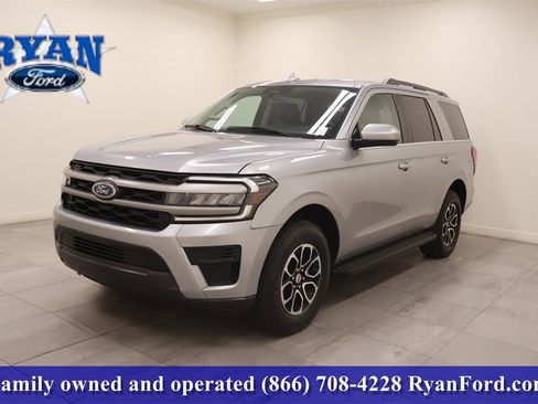 Used 2024 Ford Expedition XLT image 1