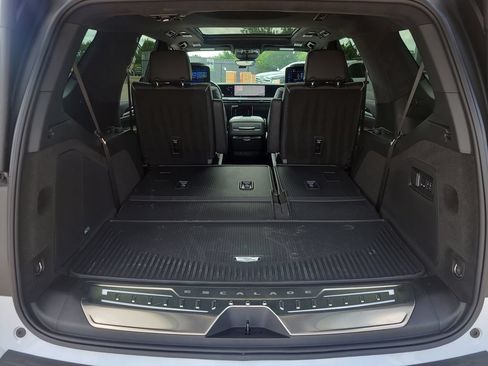 Used 2026 Cadillac Escalade V w/ LPO, ONYX Package AWD/4WD image 8