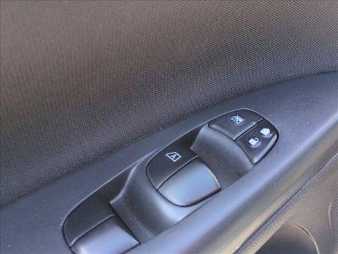 Used 2016 Nissan Sentra SR FWD image 12