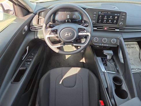 New 2026 Hyundai Elantra SE w/ Cargo Package image 7