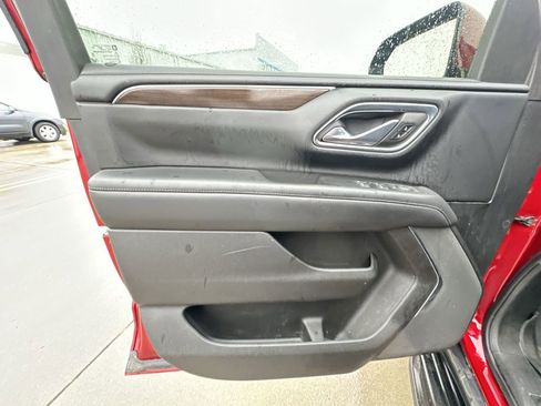 Used 2023 GMC Yukon XL SLE image 22