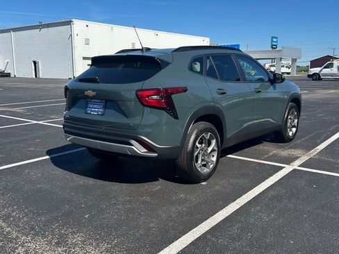 New 2025 Chevrolet Trax LT w/ LT Convenience Package image 7