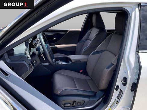 Used 2025 Lexus ES 350 w/ Premium Package FWD image 7