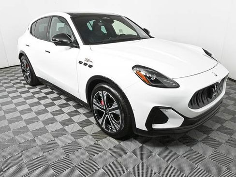 New 2025 Maserati Grecale Folgore image 27