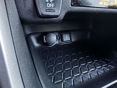 Certified 2020 Toyota RAV4 LE image 31