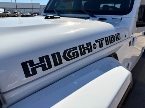 New 2025 Jeep Gladiator Sport image 9