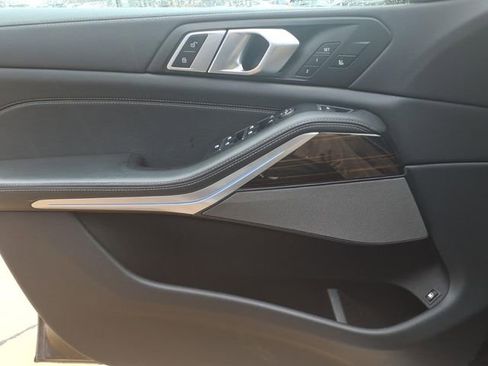 Used 2025 BMW X5 xDrive50e image 17