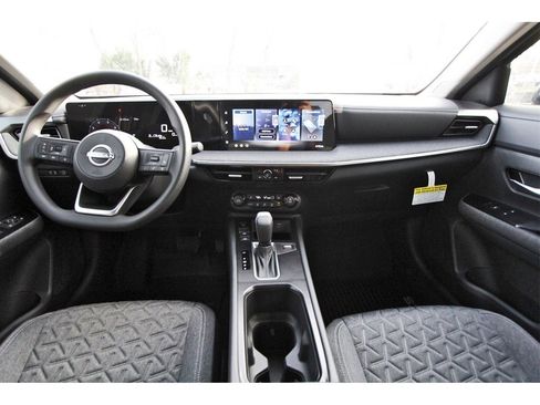 New 2026 Nissan Kicks SV w/ SV Premium Package image 9