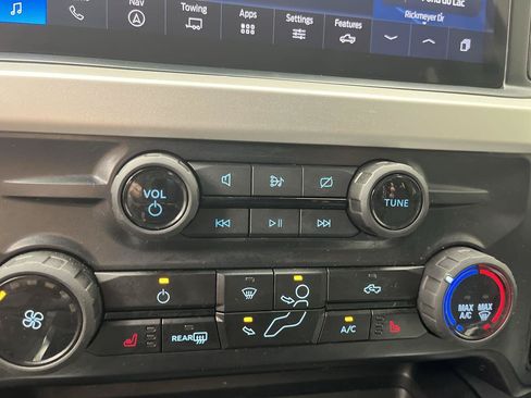 Used 2024 Ford F250 XLT w/ XLT Premium Package AWD/4WD image 21