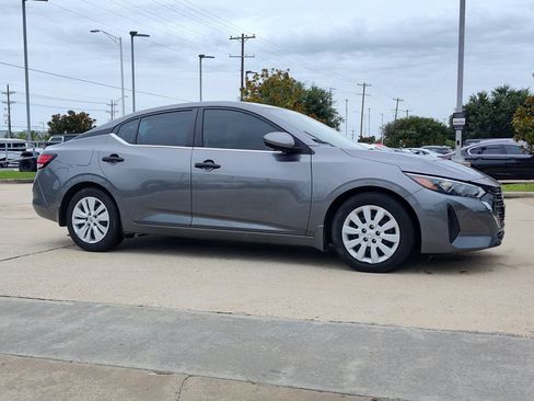 Used 2025 Nissan Sentra S FWD image 12