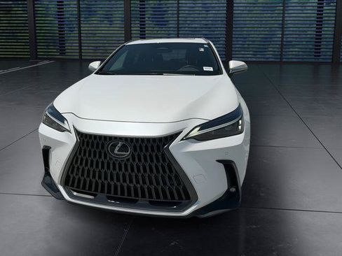Certified 2025 Lexus NX 250 FWD w/ Towing Package (2000 Lbs) image 3