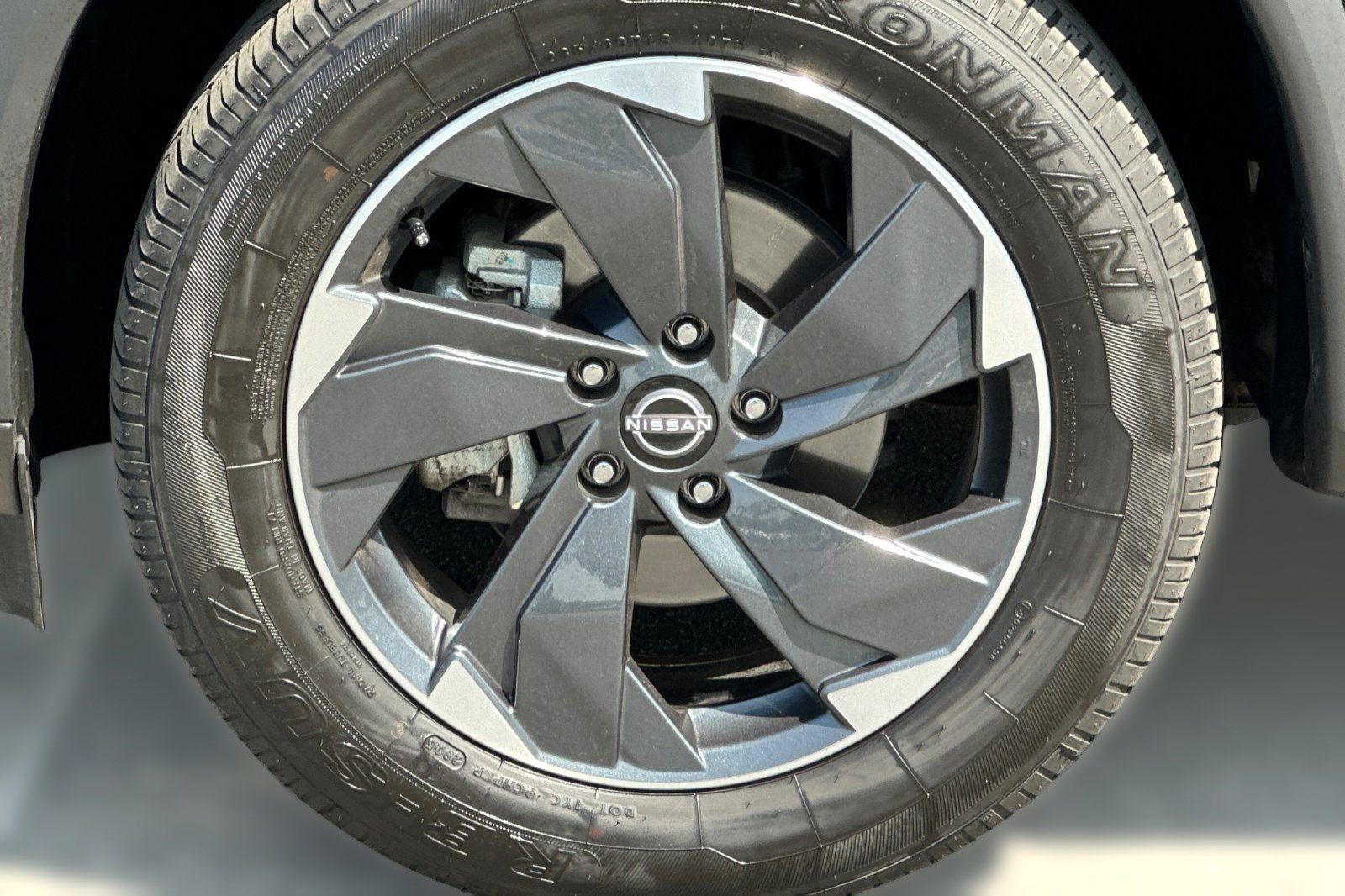 Used 2025 Nissan Rogue SV AWD/4WD image 13