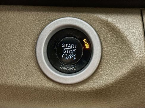 Used 2014 RAM 1500 Laramie w/ Convenience Group AWD/4WD image 28