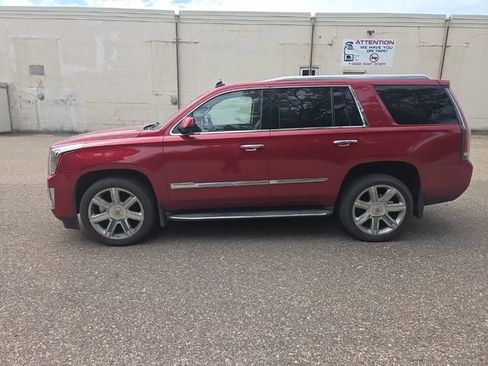 Used 2015 Cadillac Escalade Luxury AWD/4WD image 5