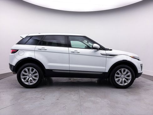 Used 2017 Land Rover Range Rover Evoque SE Premium image 41