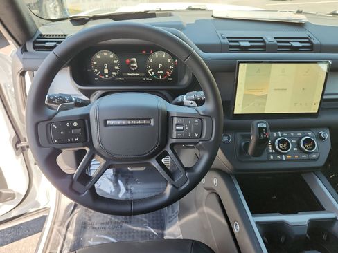 New 2025 Land Rover Defender 90 V8 image 13